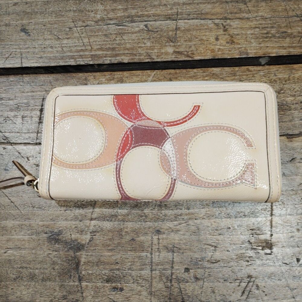 Vintage Coach Wallet Patent Leather Tan/Nude Peyton Signature C Inlaid